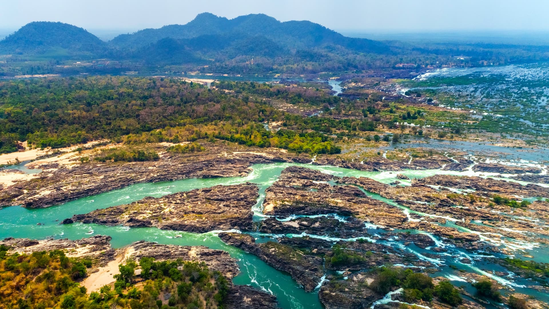 Si Phan Don and the South